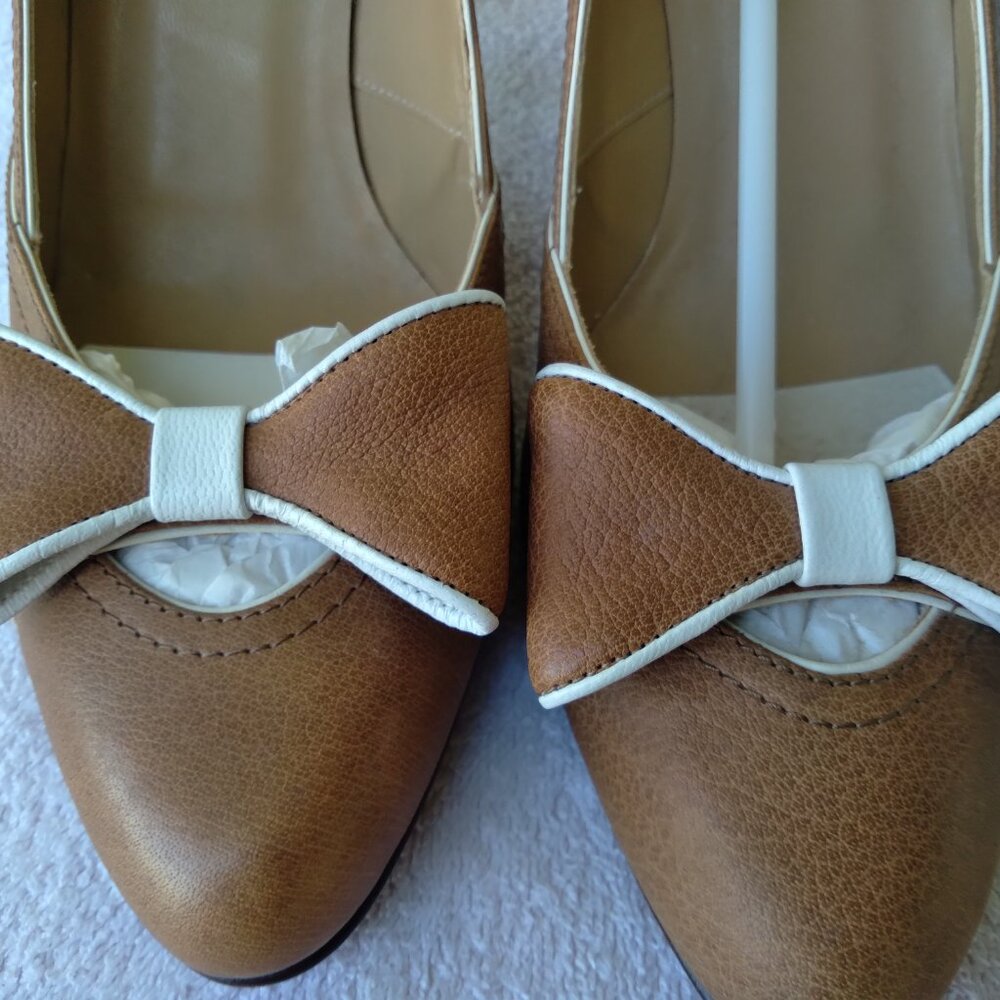 Valentino Beige & White Pumps Size 39 - Picture 3 of 7